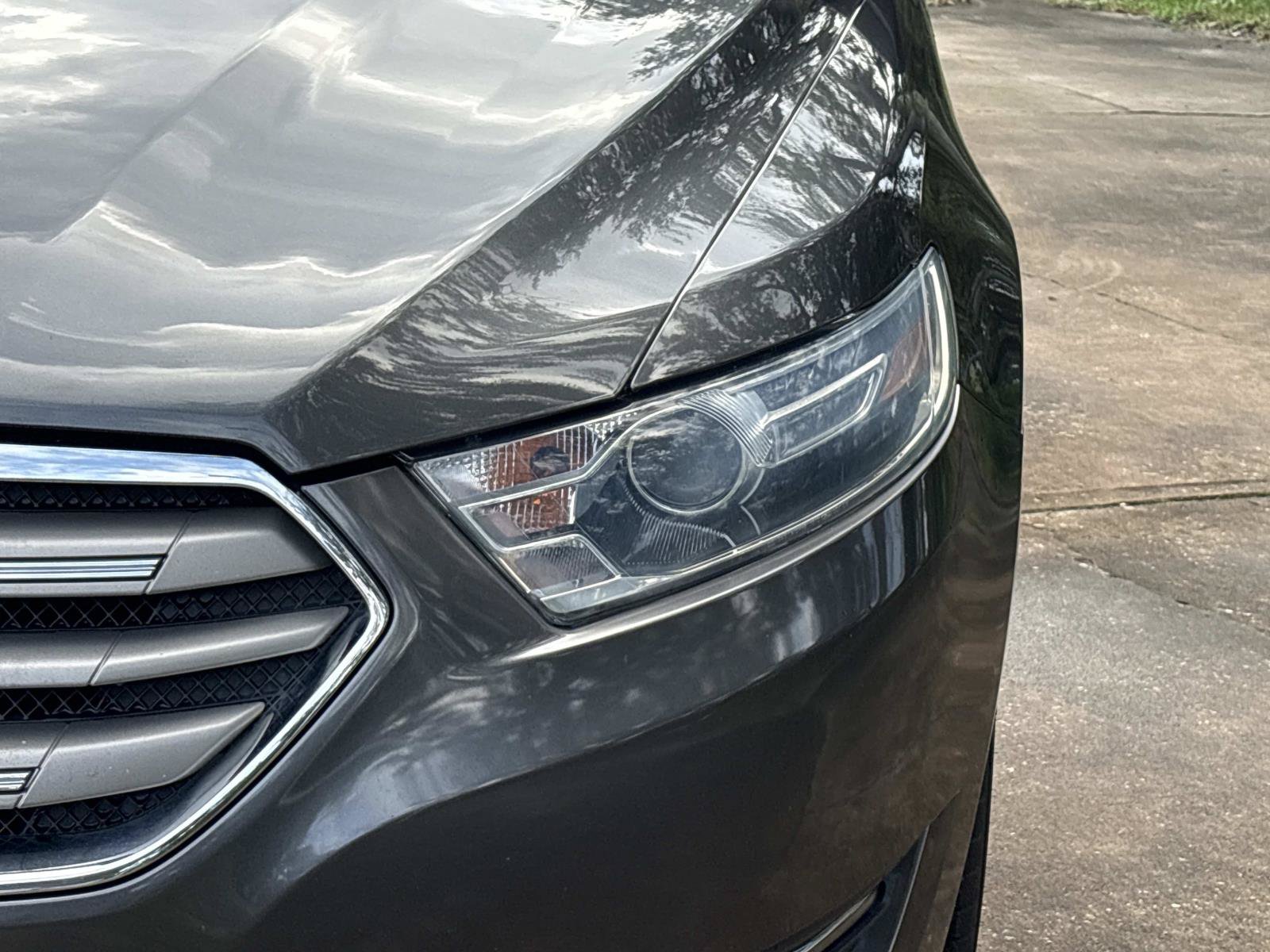 Used 2019 Ford Taurus SEL w/ Equipment Group 201A FWD image 9