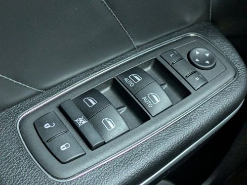 Used 2023 Dodge Charger R/T w/ Plus Group image 18