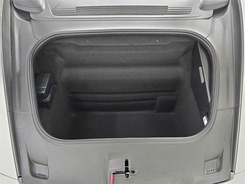Used 2025 Porsche 911 Carrera image 25