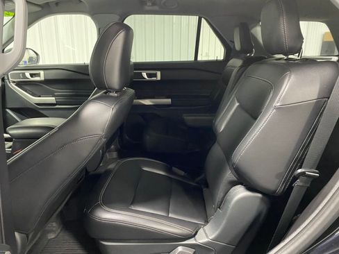 Used 2021 Ford Explorer XLT w/ Equipment Group 202A image 10