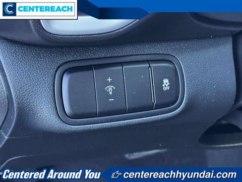 Used 2023 Hyundai Venue SEL FWD image 18