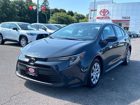 Used 2024 Toyota Corolla LE FWD image 3