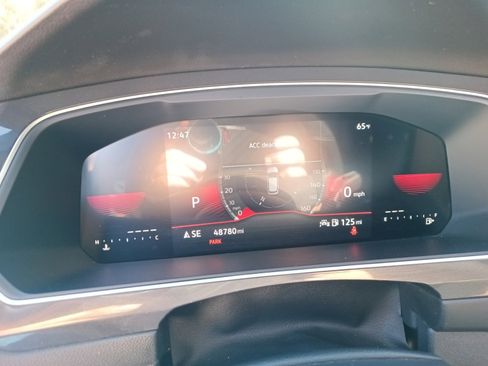 Used 2023 Volkswagen Tiguan SE R-Line image 18