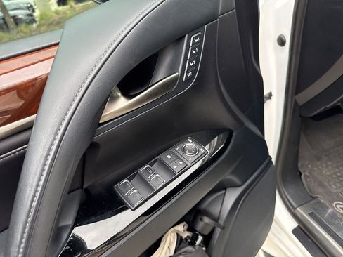 Used 2016 Lexus LX 570 4WD w/ Luxury Package image 9