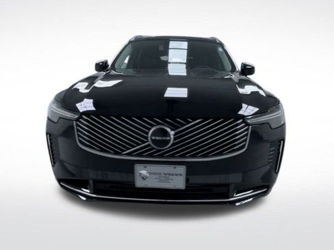 New 2025 Volvo XC90 T8 Core w/ Climate Package image 14