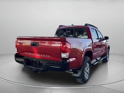 Used 2017 Toyota Tacoma SR5 image 3
