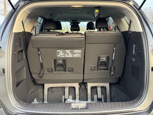 New 2026 Kia Carnival LXS image 7
