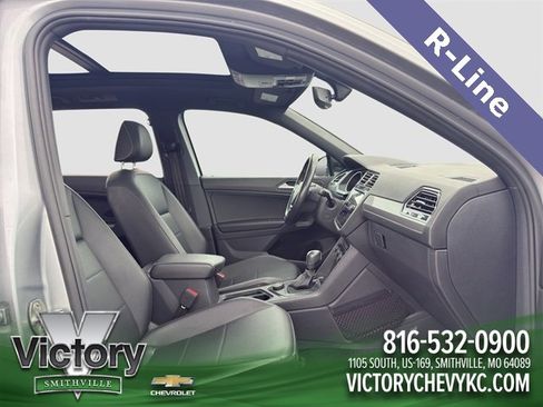 Used 2021 Volkswagen Tiguan SE R-Line image 25