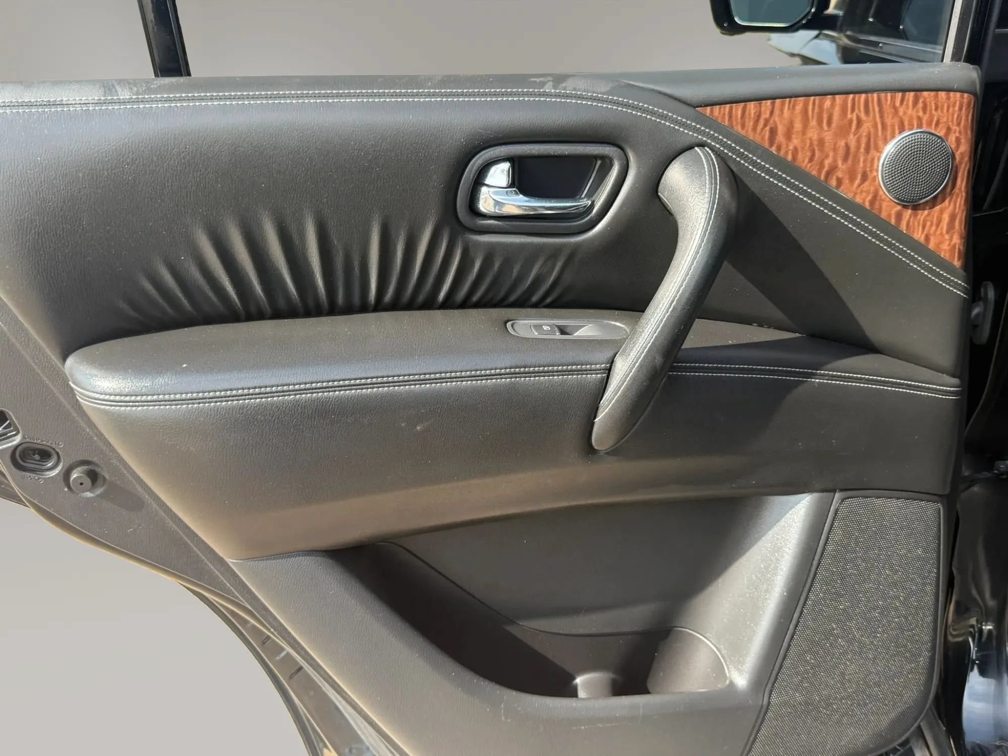 Used 2017 Nissan Armada Platinum RWD image 15