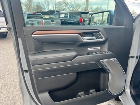 Used 2025 GMC Sierra 1500 Denali w/ Denali Reserve Package image 17
