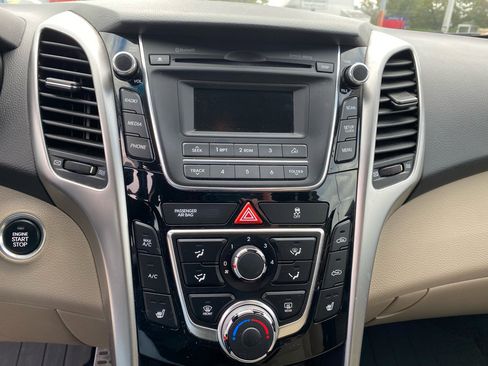 Used 2016 Hyundai Elantra GT w/ Option Group 02 image 19