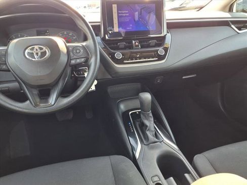 Used 2025 Toyota Corolla LE image 7
