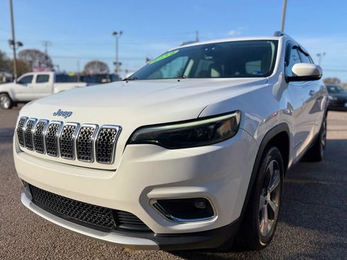 Used 2019 Jeep Cherokee Limited FWD image 12
