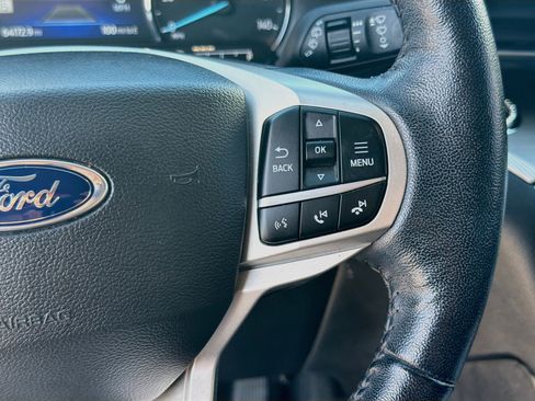 Used 2022 Ford Explorer XLT w/ Equipment Group 202A AWD/4WD image 38