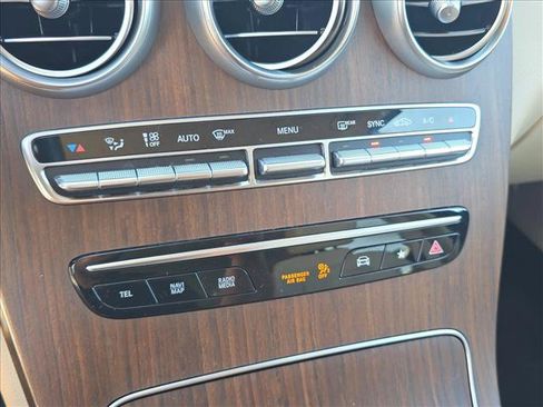 Used 2022 Mercedes-Benz GLC 300 4MATIC w/ Multimedia Package Lite image 16