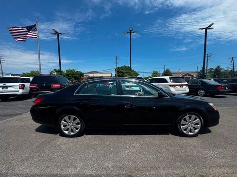 Used 2005 Toyota Avalon XLS FWD image 4