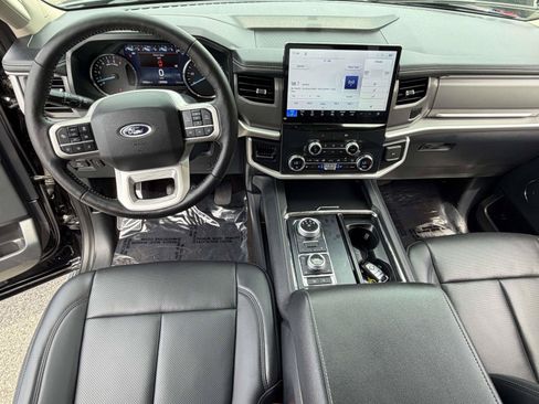 Used 2022 Ford Expedition XLT AWD/4WD image 7