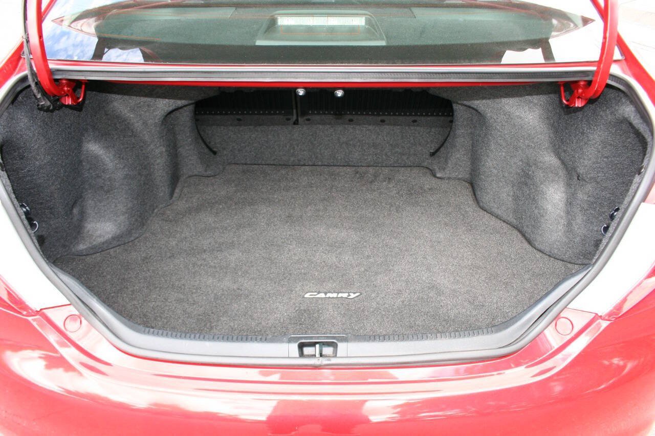 Used 2012 Toyota Camry SE w/ Leather Pkg FWD image 25