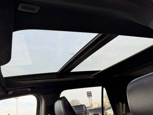 Used 2021 Ford Expedition XLT image 18