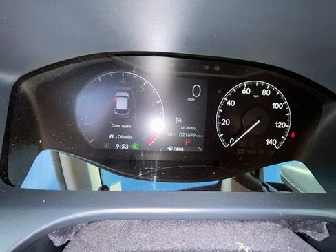 Used 2023 Honda HR-V LX image 18