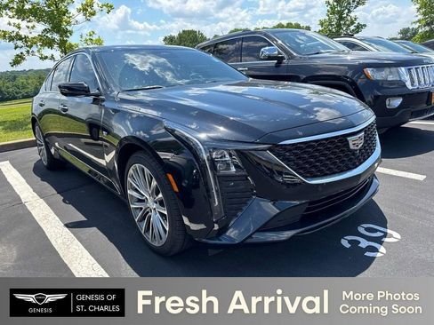 Used 2021 Cadillac XT5 Premium Luxury FWD image 1