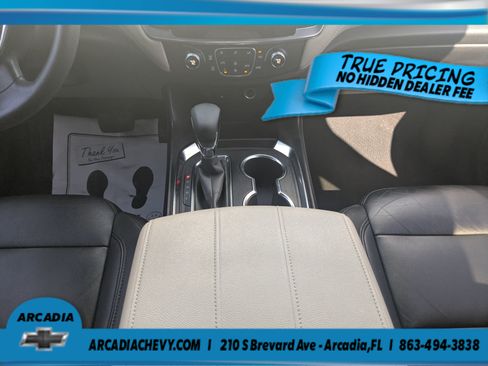 Used 2022 Chevrolet Traverse LS FWD image 23
