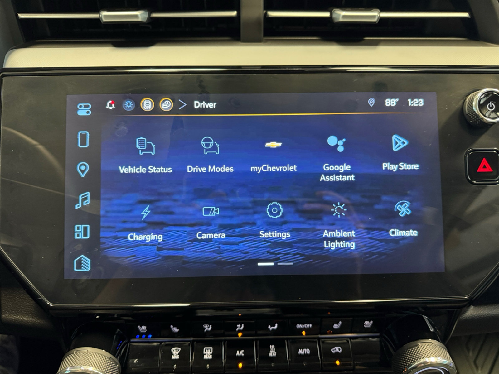 Used 2027 Chevrolet Bolt RS FWD image 14