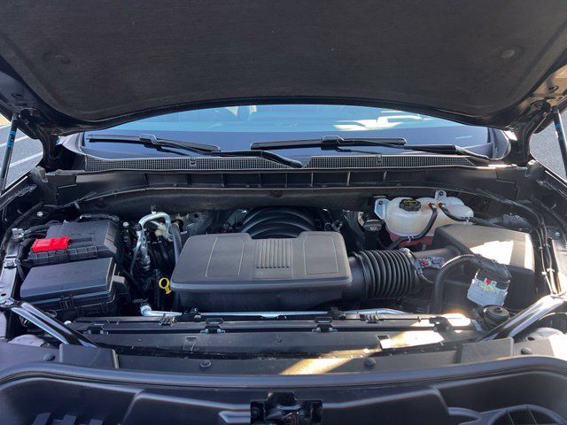 Used 2026 Chevrolet Suburban Premier AWD/4WD image 34