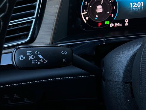 Used 2025 Volkswagen Atlas SE image 38