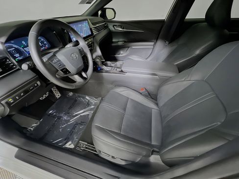 Used 2025 Toyota Camry XSE image 15