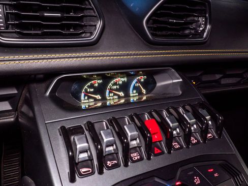 Used 2018 Lamborghini Huracan LP 580-2 image 20