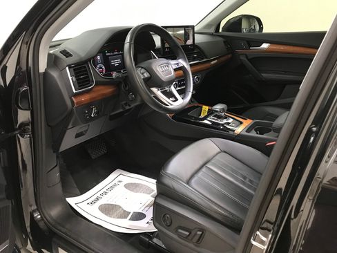 Used 2023 Audi Q5 2.0T Premium Plus w/ Premium Plus Package AWD/4WD image 9