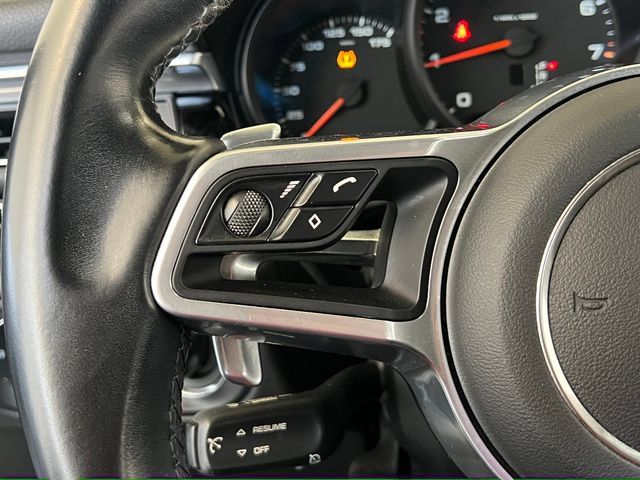 Used 2021 Porsche Macan AWD/4WD image 38