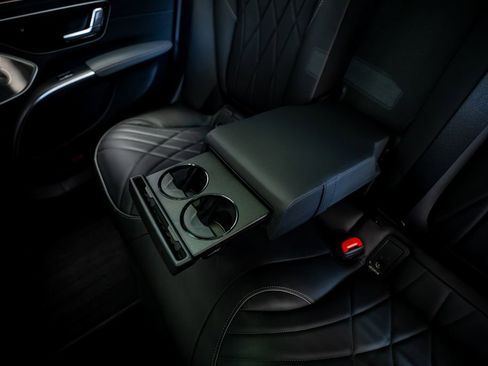 Used 2022 Mercedes-Benz EQS 580 4MATIC Sedan image 8