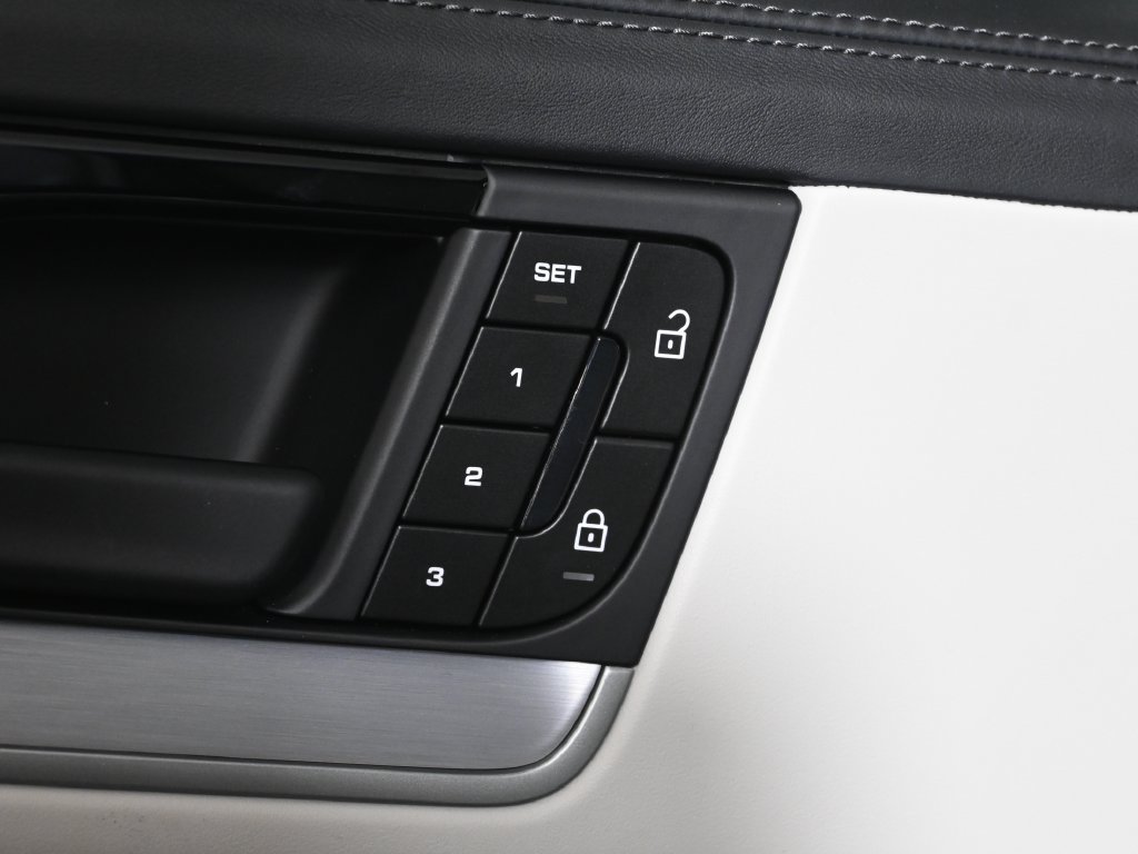 Used 2026 Porsche Cayenne E-Hybrid AWD/4WD image 32