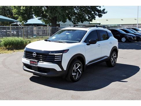 New 2026 Nissan Kicks SV w/ SV Premium Package image 2