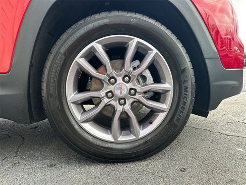 Used 2023 GMC Terrain SLT w/ Tech Package image 13