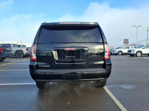 Used 2018 GMC Yukon SLT w/ Premium Edition image 8