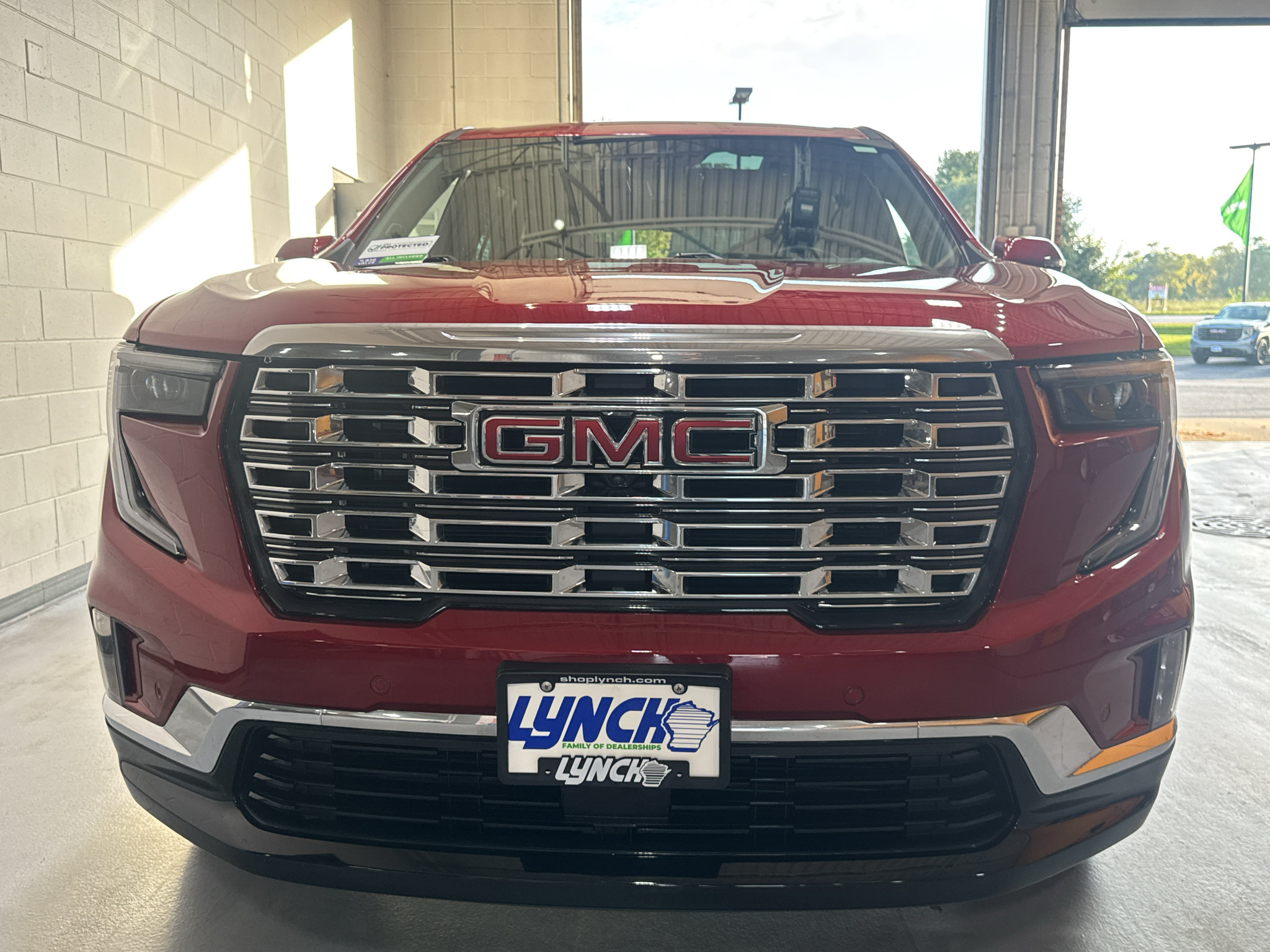 Used 2025 GMC Acadia Denali w/ Super Cruise Package AWD/4WD image 8