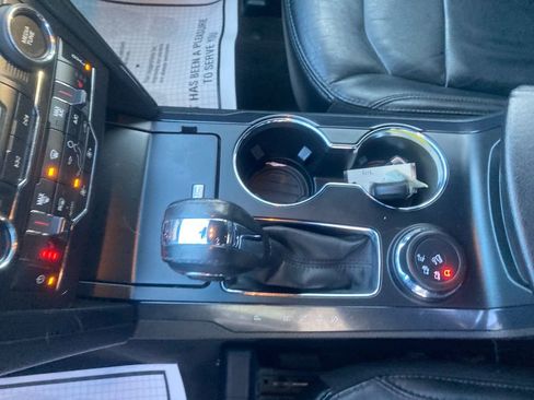 Used 2018 Ford Explorer XLT w/ Equipment Group 202A image 30