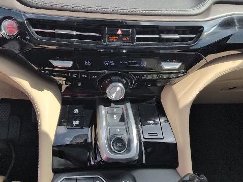 Used 2023 Acura MDX SH-AWD w/ Advance Package image 11