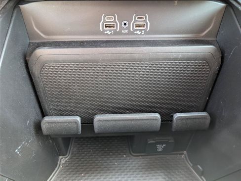Used 2025 RAM 1500 Big Horn AWD/4WD image 24