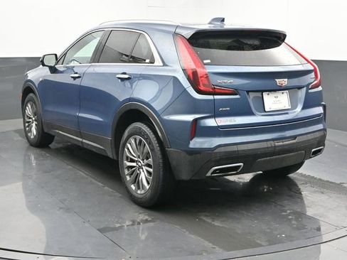 Used 2025 Cadillac XT4 Premium Luxury image 8