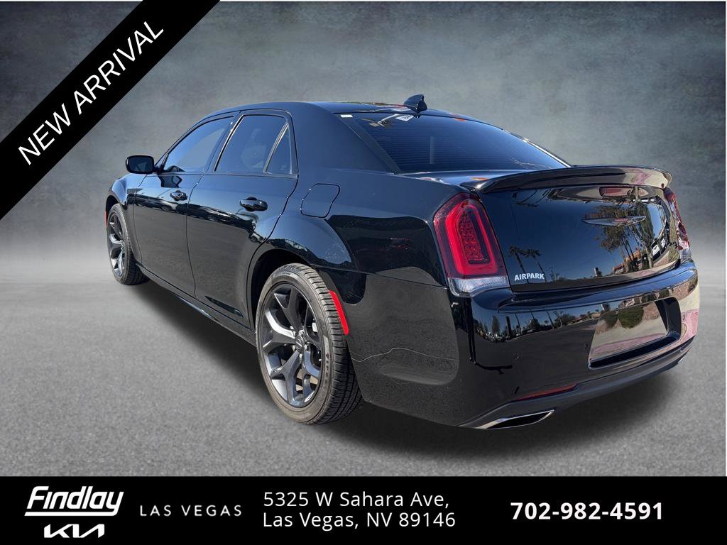 Used 2023 Chrysler 300 S w/ Comfort Group RWD image 5