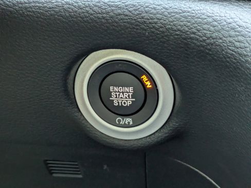 New 2026 Chrysler Pacifica Pinnacle FWD image 33