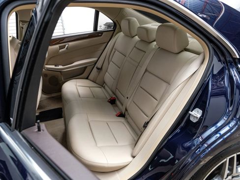 Used 2014 Mercedes-Benz E 350 4MATIC Sedan image 37