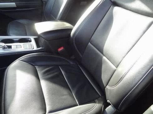 Used 2022 Ford Explorer Limited w/ Equipment Group 301A image 7