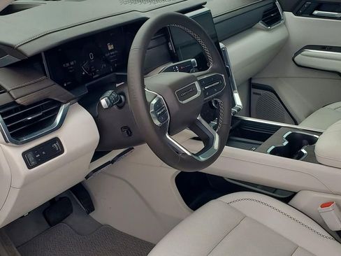 Certified 2025 GMC Acadia Denali FWD image 21