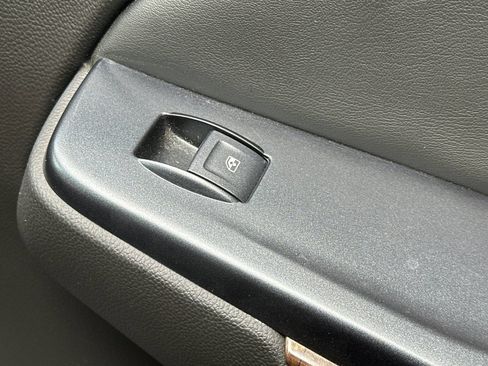 Used 2015 Chevrolet Tahoe LT RWD image 24