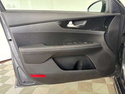 Used 2022 Kia Forte GT-Line w/ GT-Line Technology Package FWD image 10